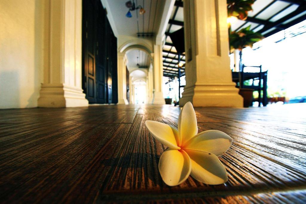 Phuket Heritage Hotel Karon Exterior photo